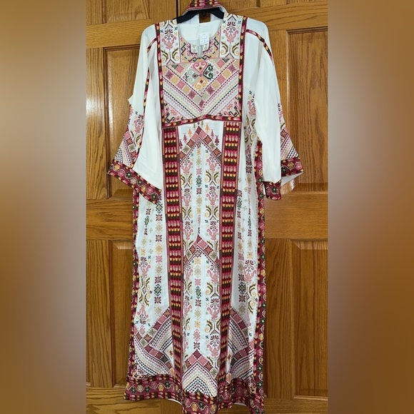 Thobe Size 6 -US SZ 18-20-22-24 White Red Embroidery Beaded Middle Eastern Dress - Picture 3 of 12